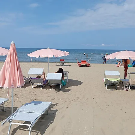 Casa Yellow Sul Mare Con Accesso Privata Paestum